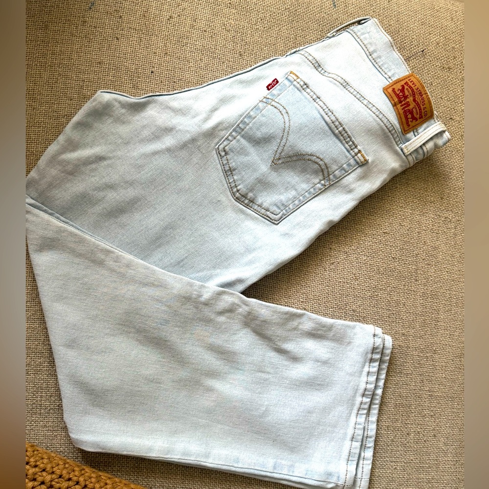 Levi's Ribcage Straight Ankle Jeans in Light Blue